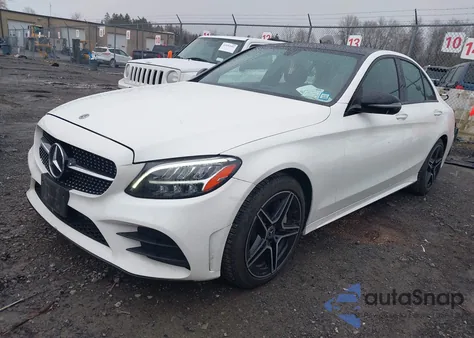 2019 Mercedes-Benz C 300 4Matic z USA, uszkodzony, nr VIN 55SWF8EB4KU304713